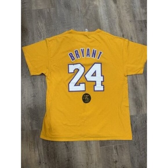 Authentic Kobe Bryant LA Lakers Tribute 1/31/20 Staples‎ Center T-Shirt Size XL - Picture 2 of 7